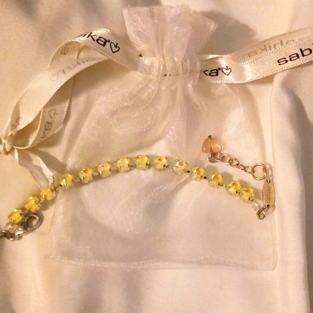 Pretty Sabika crystal bracelet - Spring 2023 Collection -BRAND NEW